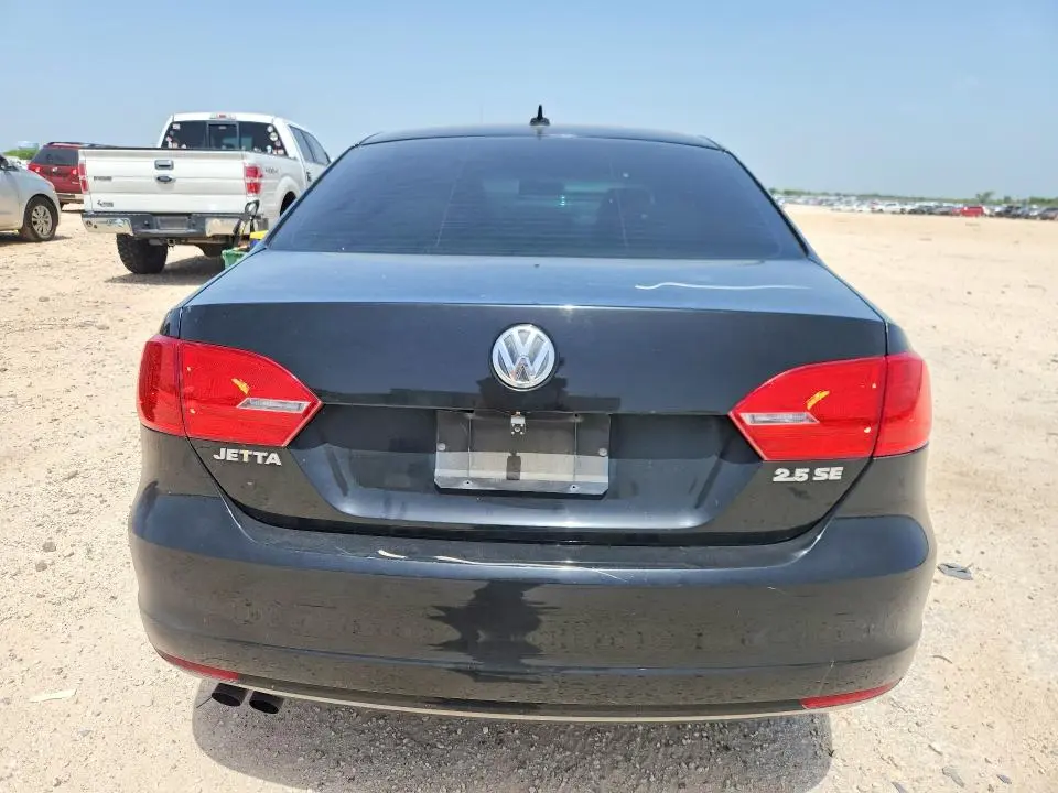 2013 VOLKSWAGEN JETTA SE  