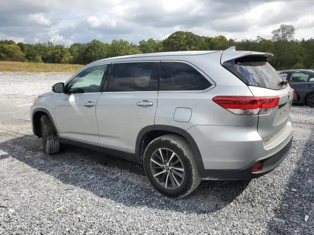 2019 TOYOTA HIGHLANDER SE  