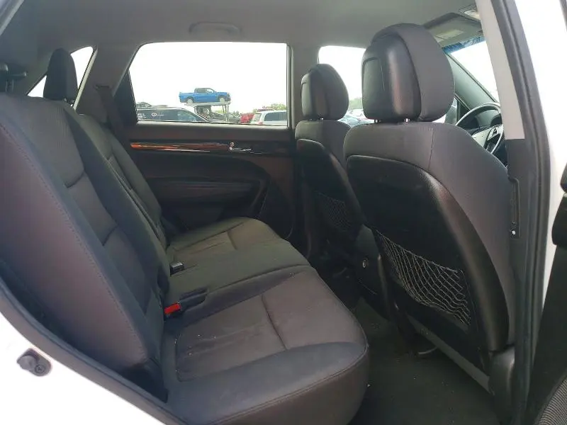 2011 KIA SORENTO LX  