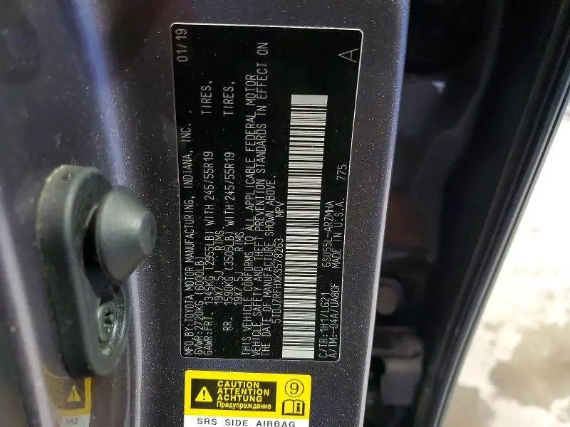 2019 TOYOTA HIGHLANDER SE  