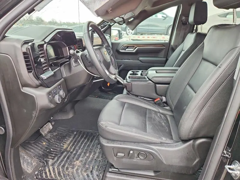 2025 CHEVROLET SILVERADO K1500 LT  