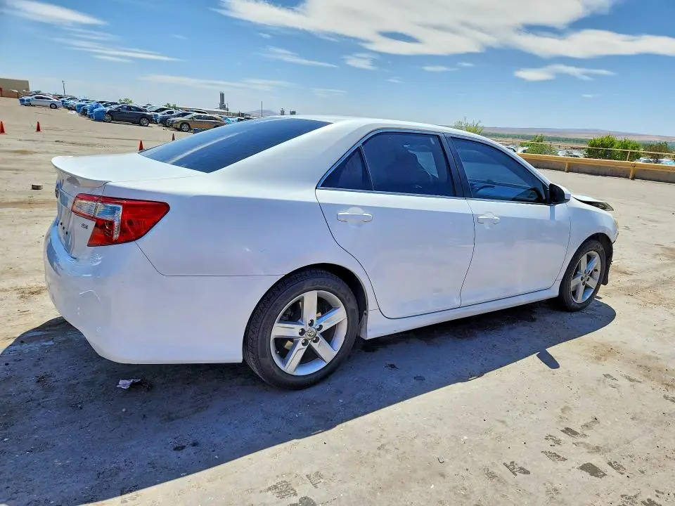 2013 TOYOTA CAMRY SE  