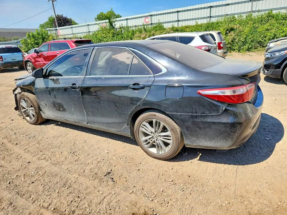 2015 TOYOTA CAMRY SE  