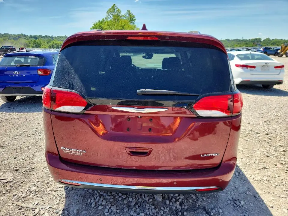 2017 CHRYSLER PACIFICA LIMITED  
