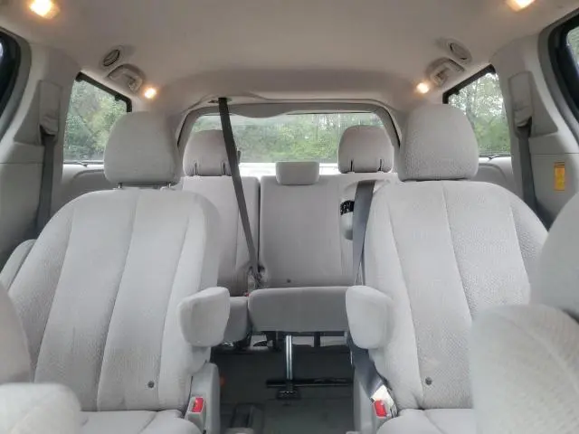 2013 TOYOTA SIENNA LE  