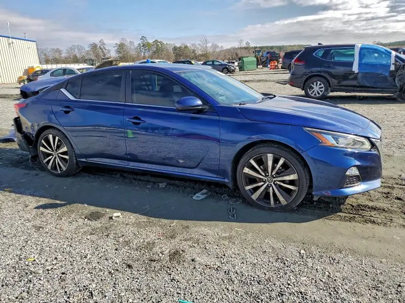 2019 NISSAN ALTIMA SR  
