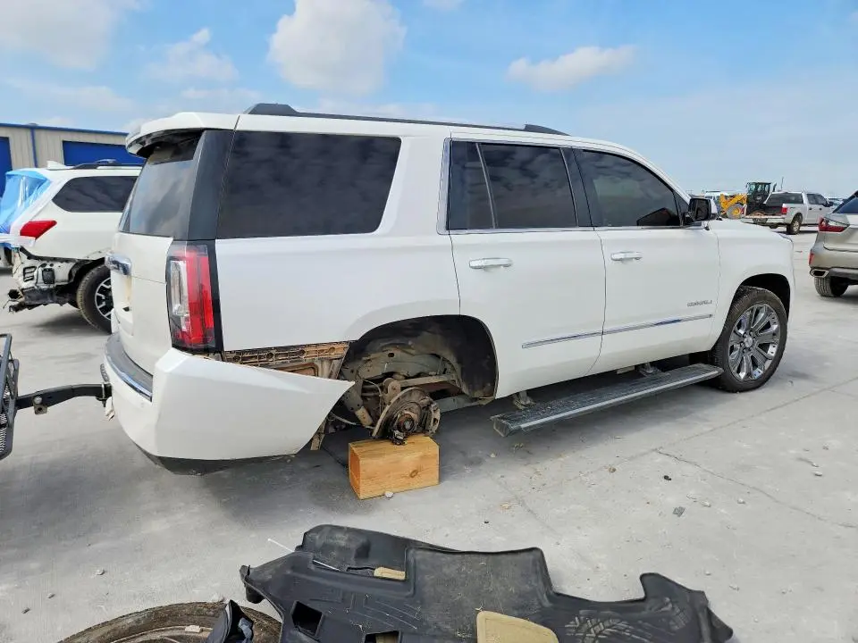 2016 GMC YUKON   
