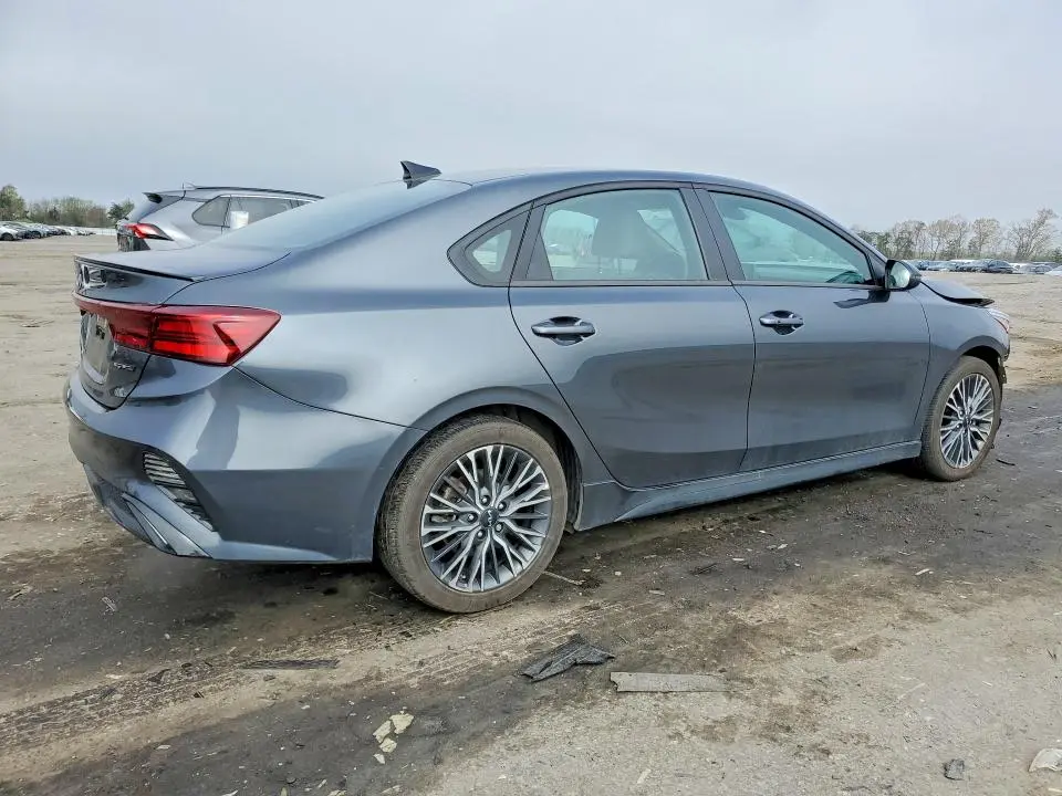 2024 KIA FORTE GT LINE  