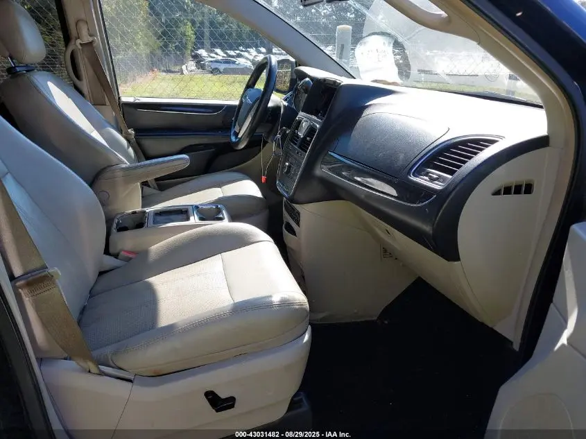 2011 CHRYSLER TOWN & COUNTRY TOURING-L