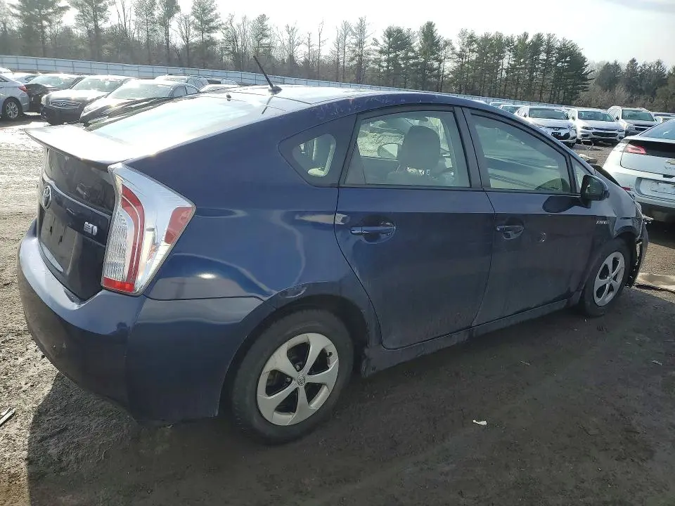 2013 TOYOTA PRIUS TWO  