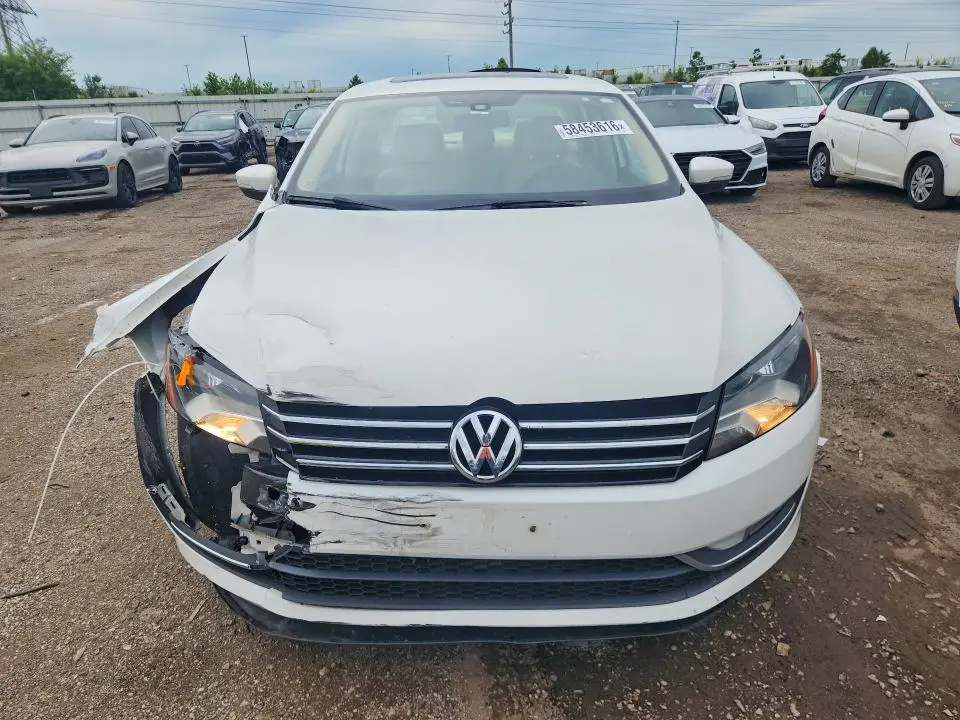 2015 VOLKSWAGEN PASSAT SE  