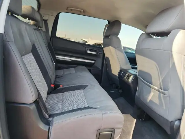 2016 TOYOTA TUNDRA CREWMAX SR5  