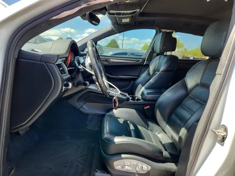 2017 PORSCHE MACAN TURBO  