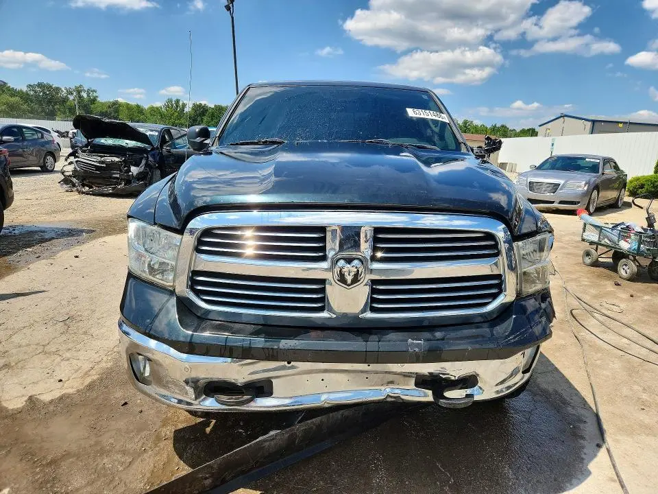 2015 RAM 1500 SLT  