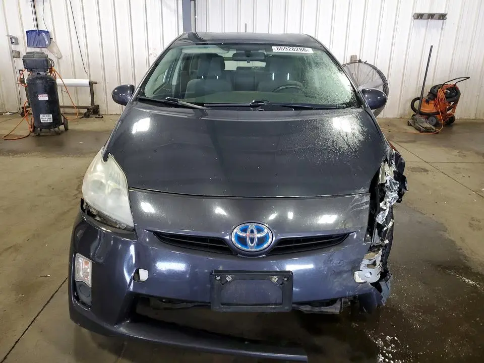 2010 TOYOTA PRIUS III  