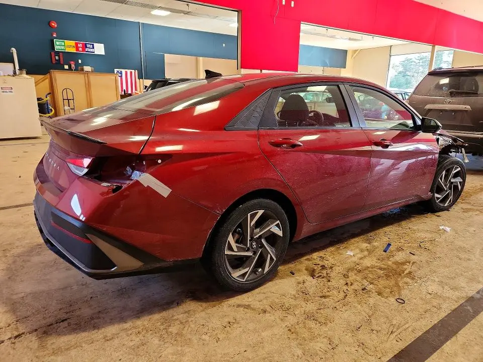 2025 HYUNDAI ELANTRA SEL SPORT  