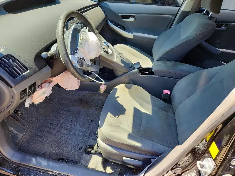 2010 TOYOTA PRIUS III  