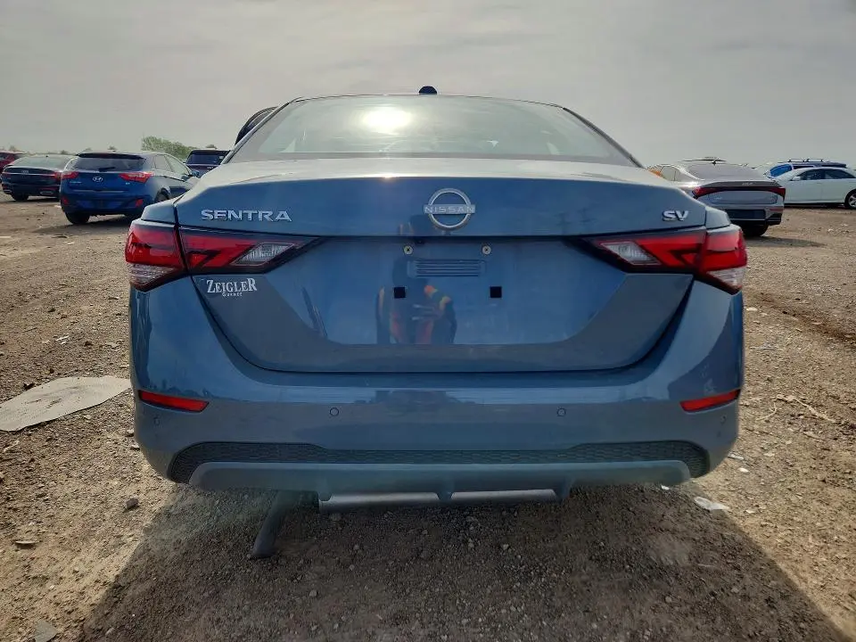 2024 NISSAN SENTRA SV  
