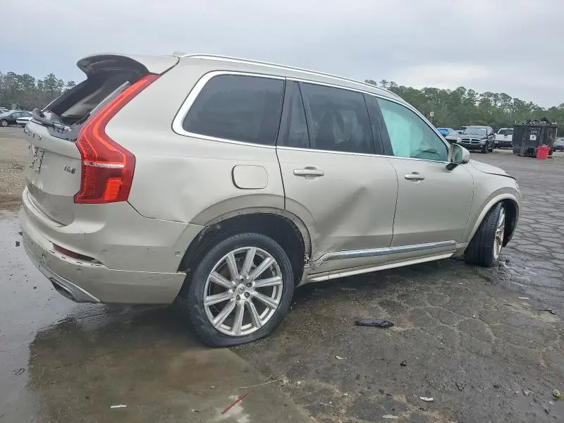 2017 VOLVO XC90 T6  