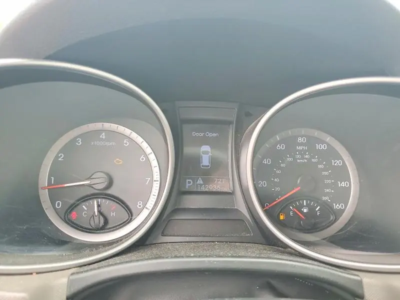 2016 HYUNDAI SANTA FE SE  