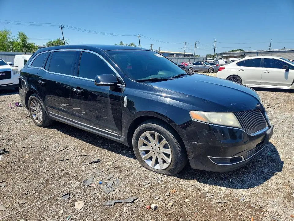 2015 LINCOLN MKT   