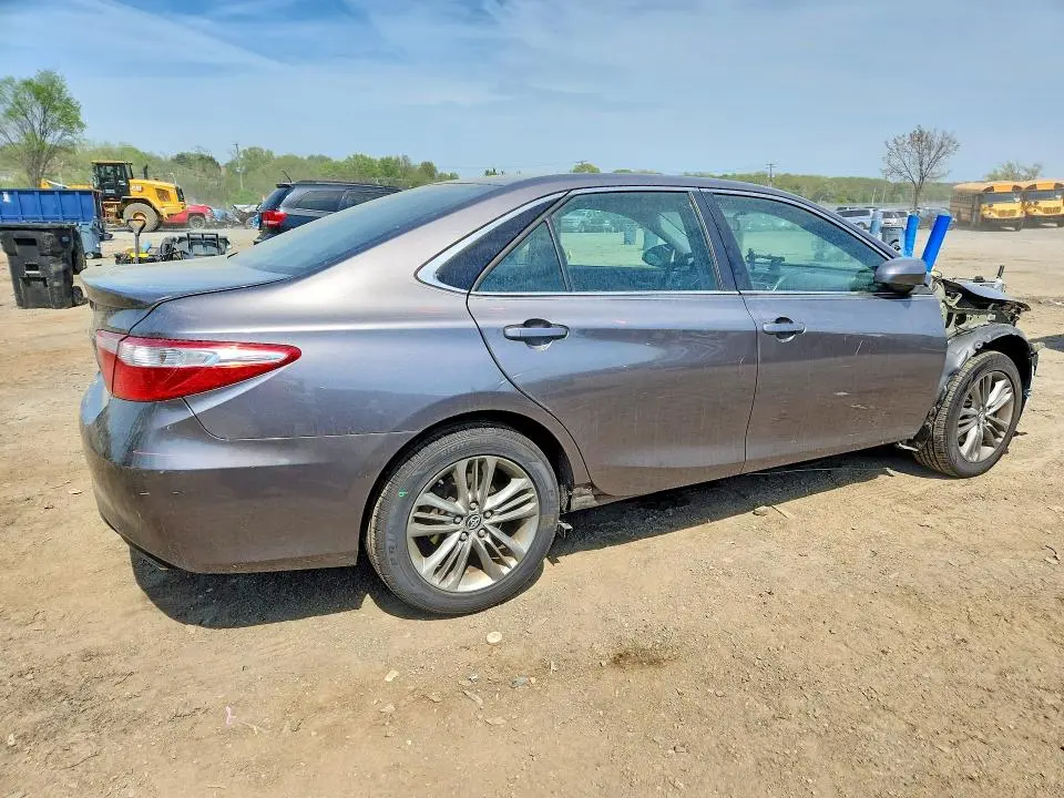 2017 TOYOTA CAMRY SE  