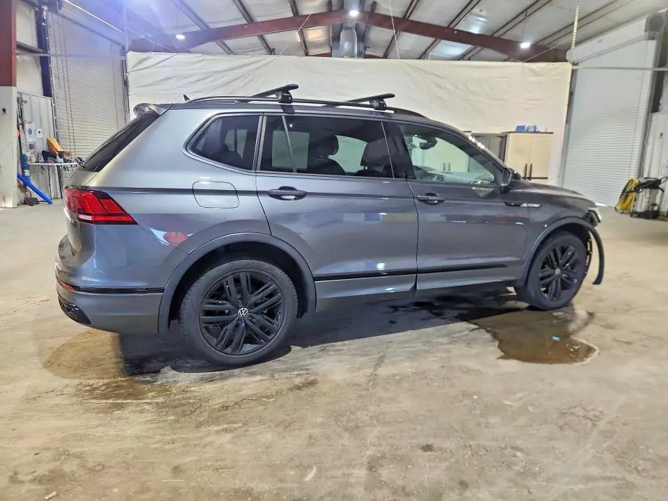 2022 VOLKSWAGEN TIGUAN SE R-LINE BLACK  