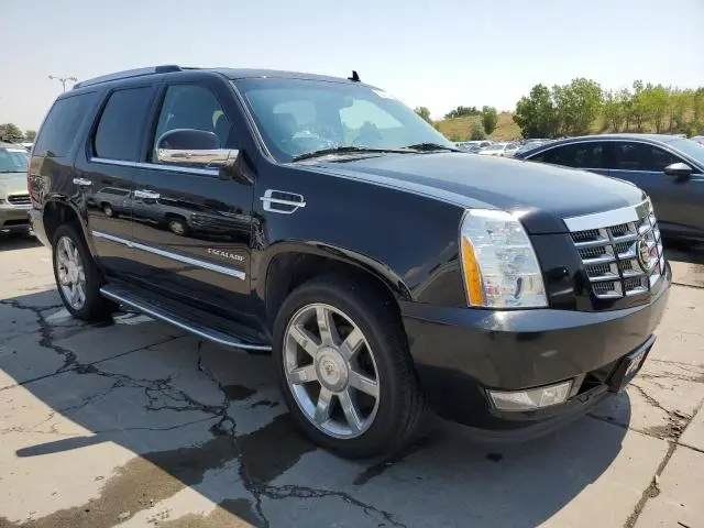2014 CADILLAC ESCALADE LUXURY  
