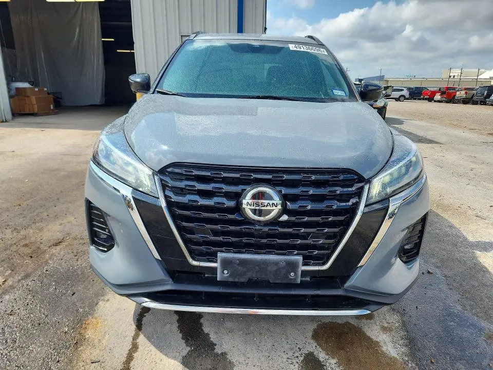 2021 NISSAN KICKS SR  