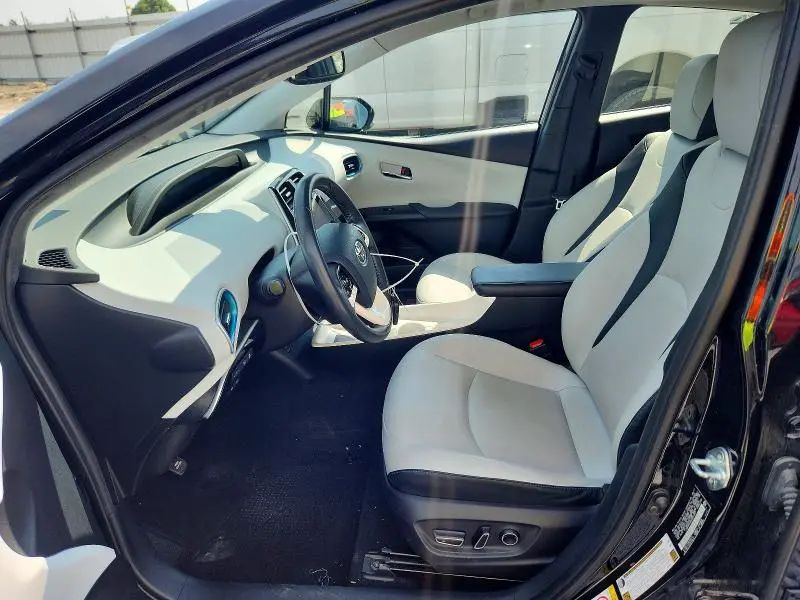 2017 TOYOTA PRIUS FOUR  