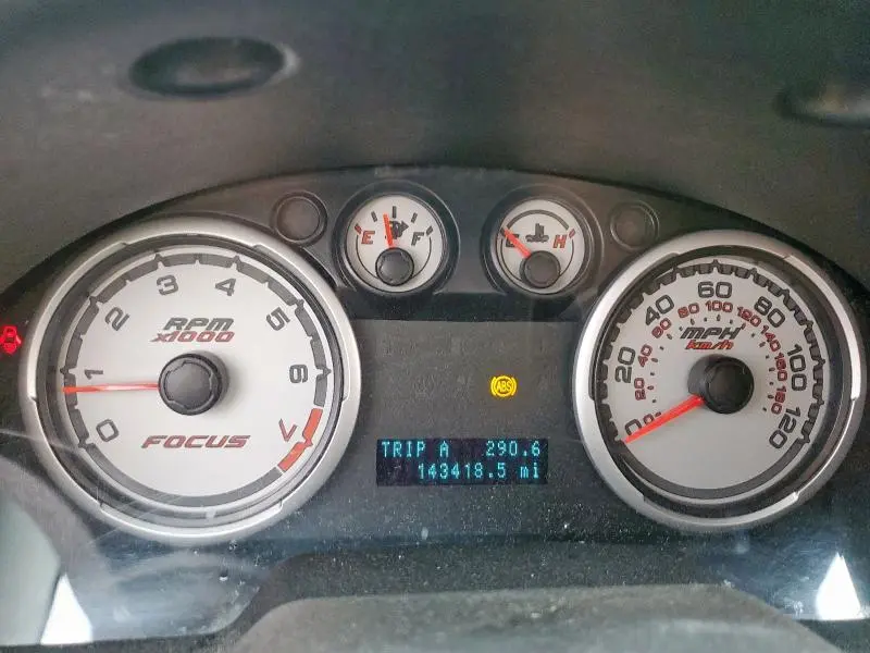 2010 FORD FOCUS SE  