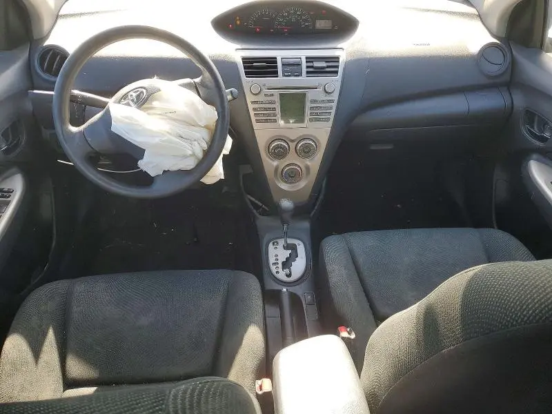 2010 TOYOTA YARIS BASE  