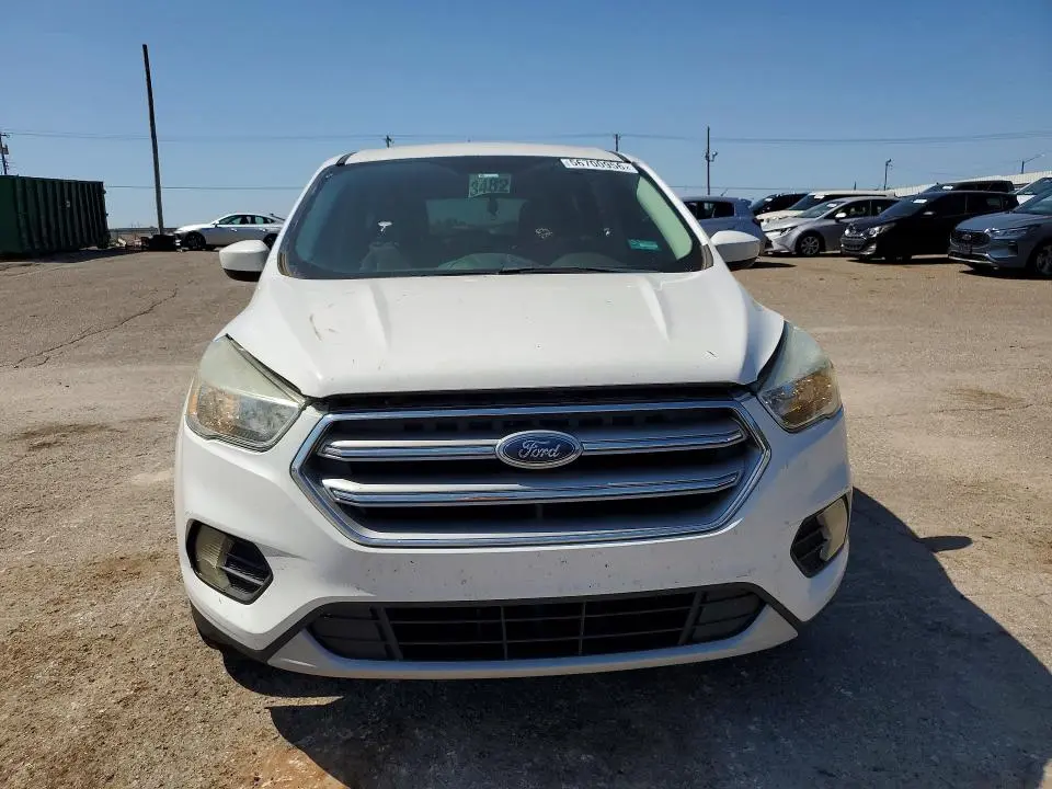 2017 FORD ESCAPE SE  