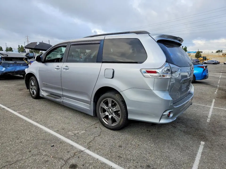 2018 TOYOTA SIENNA SE 8-PASSENGER  