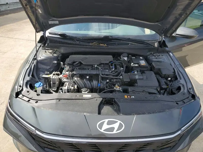 2024 HYUNDAI ELANTRA   