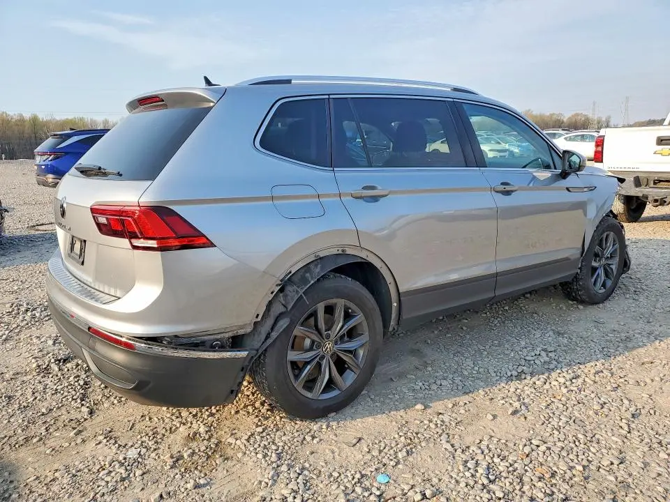 2022 VOLKSWAGEN TIGUAN SE  