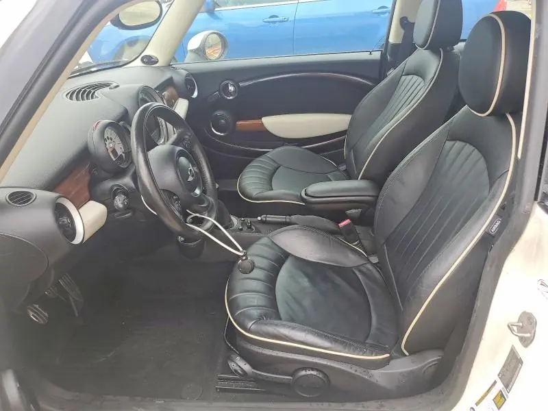 2011 MINI COOPER S  