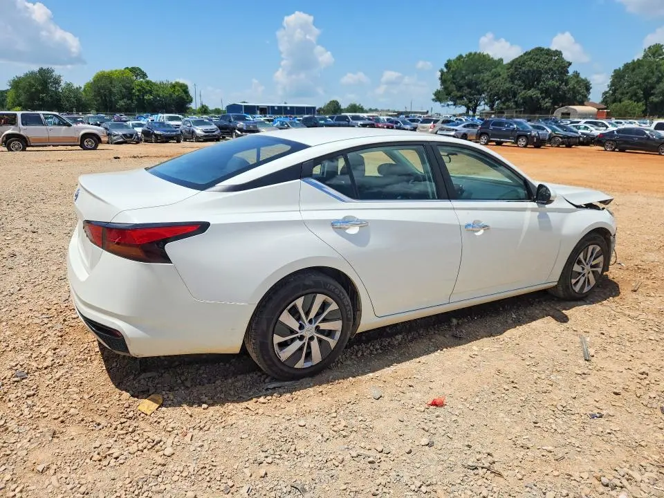 2022 NISSAN ALTIMA S  