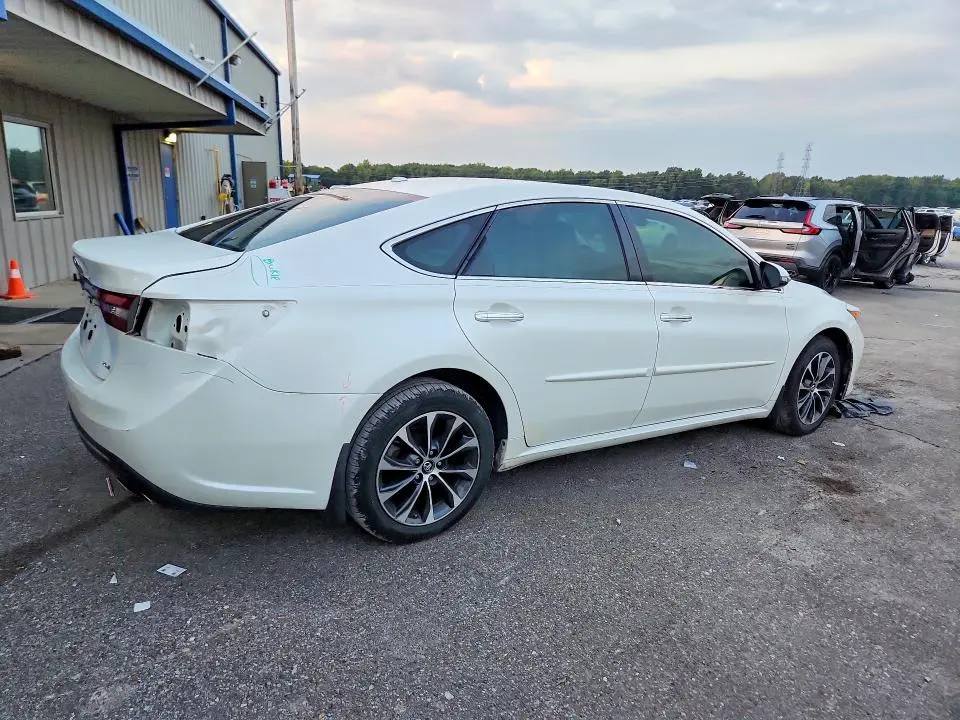 2017 TOYOTA AVALON XLE  