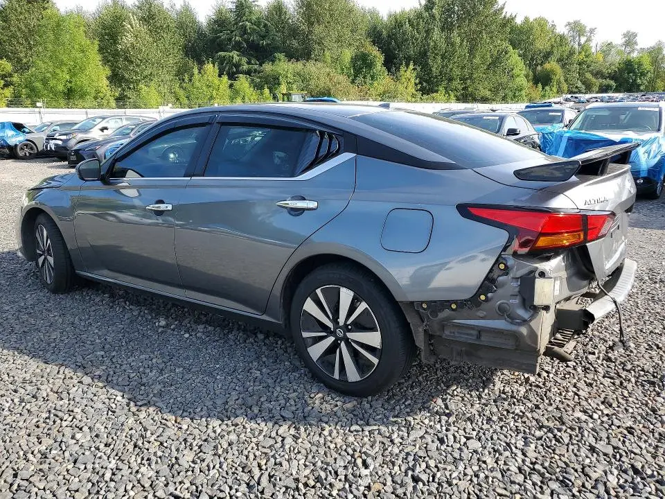 2022 NISSAN ALTIMA SV  