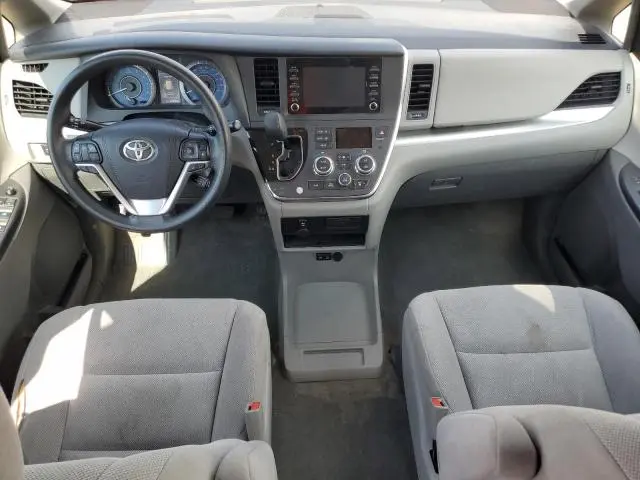 2018 TOYOTA SIENNA L  