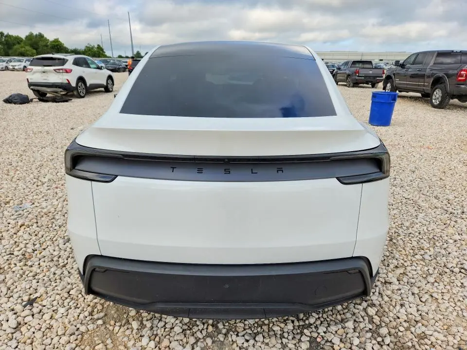 2026 TESLA MODEL Y   