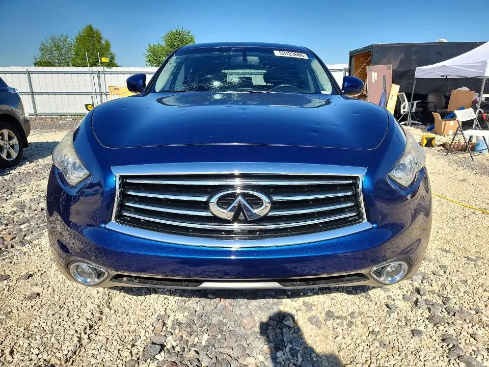 2016 INFINITI QX70   