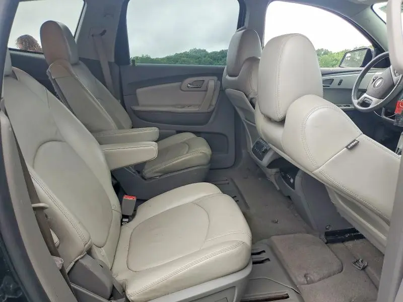 2012 CHEVROLET TRAVERSE LT  