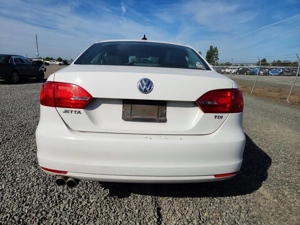 2011 VOLKSWAGEN JETTA TDI  