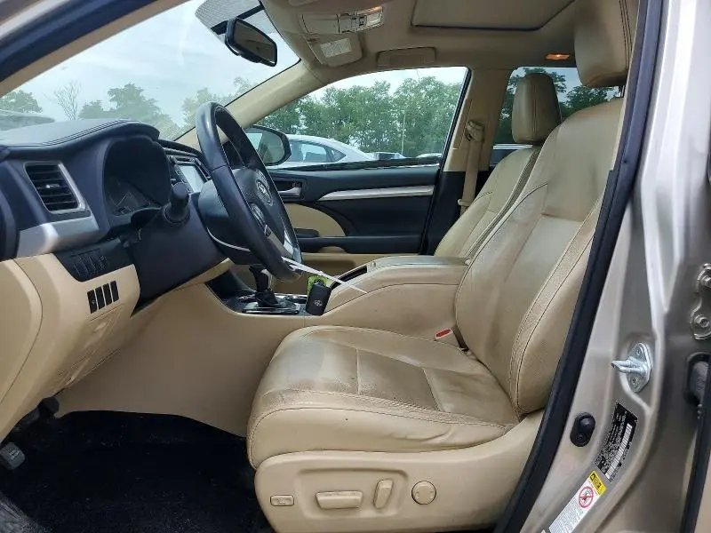 2016 TOYOTA HIGHLANDER XLE  