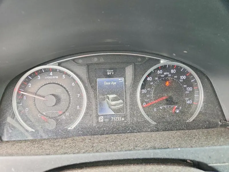 2016 TOYOTA CAMRY SE  