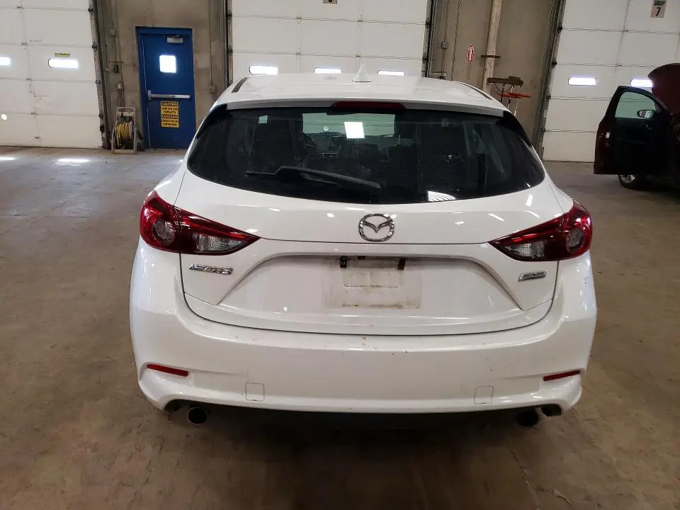 2018 MAZDA 3 TOURING  