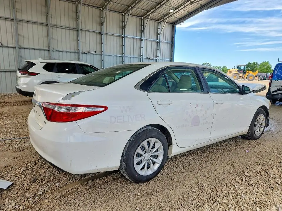 2016 TOYOTA CAMRY LE  
