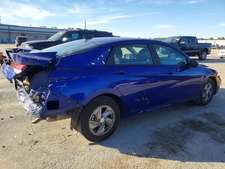 2024 HYUNDAI ELANTRA SE  